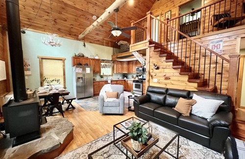 Redfield House | Lake Effect Lodge | Tug Hill | Hot Tub | Pets OK!