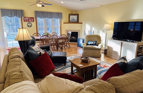 Huron House | Lake Erie Beach Home: Near Cedar Point, Kalahari & Huron River Boat Launch