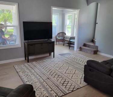 Port Clinton House | Lake Erie Beach Hutch