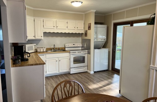 Huron House | Lake Erie Leisure 5 mins to the beach, 10 mins to Cedar Point