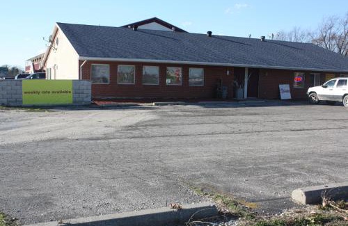 Curtice Hotel | Lake Erie Lodge