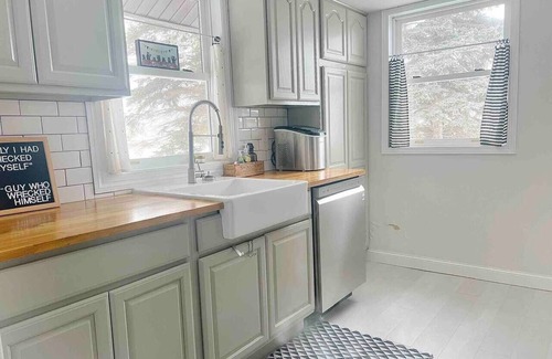 Estelline Cabin | Lake Escape|HotTub+Kayak+Paddleboards|Sleeps12