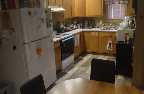 Wheeler County Cabin | Lake Escape Is A Cozy 3-bedroom cabin with AC and WiFi in tranquil Ericson, NE.
