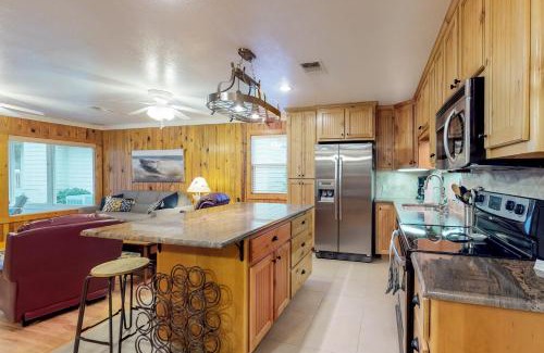 Kingsland House | Lake Escape