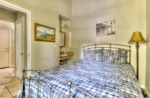 Dollar Point House | Lake Forest Villa Patio w BBQ