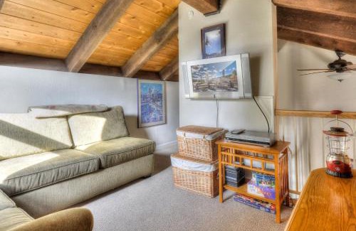 Dollar Point House | Lake Forest Villa Patio w BBQ