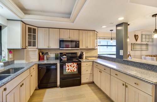 Highland House | ‘Lake Francis Lily Pad’ - Home w/Hot Tub & Dock!