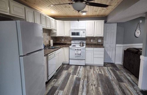 Marion Apartment | Lake Front 2-bedroom,1 bath ground floor apartment! Dock and Kayaks included!