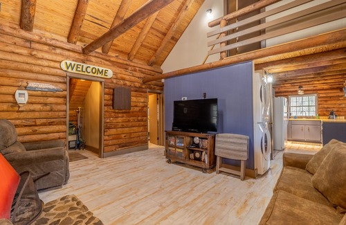 Ellijay Cabin | Lake Front Cabin - Very Secluded.Serenity lives here!