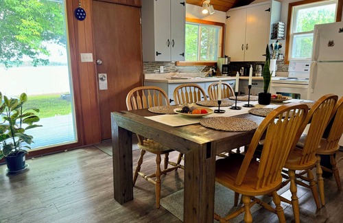 Kirkfield Cottage | Lake front cottage