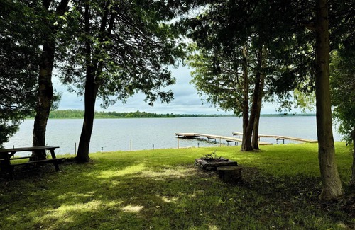 Kirkfield Cottage | Lake front cottage