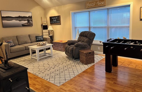 Northwest House | Lake front cottage on Lake Seneca with pontoon rental available