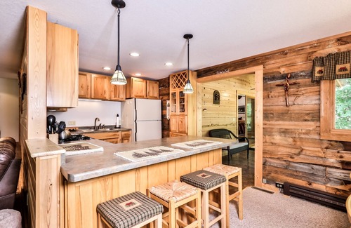 Harshaw House | Lake Front Family Paradise! Gorgeous 3 bedroom surrounded by wildlife.