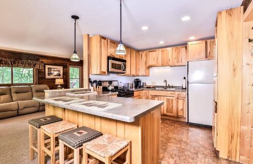 Harshaw House | Lake Front Family Paradise! Gorgeous 3 bedroom surrounded by wildlife.