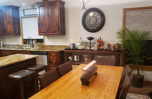 Breezy Point House | LAKE FRONT FAMILY FRIENDLY HOME W/IN BREEZY PT RESORT* PELICAN LAKE*LARGE DOCK