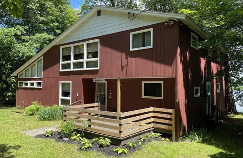 Sackets Harbor Cottage | Lake Front Historic Sackets Harbor.