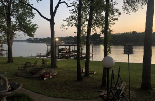 Eustace House | Lake front Home Cedar Creek, TX