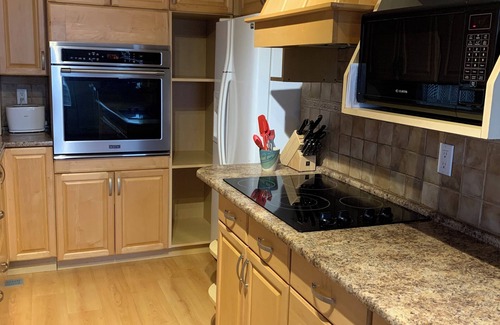 Blind Bay House | Lake Front Home & Cottage, Family Friendly, Private Beach, Dock and Buoy