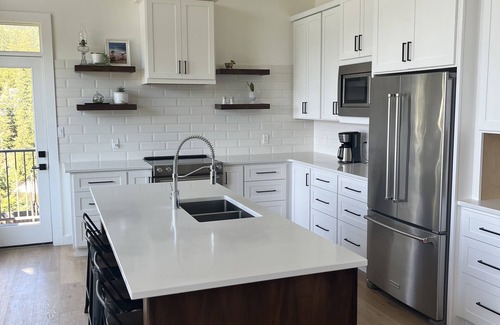 Kaslo House | Lake front home in beautiful Kaslo, BC, walking distance to town and Kaslo Bay!