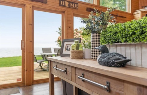 Aitkin House | Lake front home on beautiful Lake Mille Lacs with a 210 degree view of the lake.