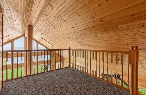 Aitkin House | Lake front home on beautiful Lake Mille Lacs with a 210 degree view of the lake.