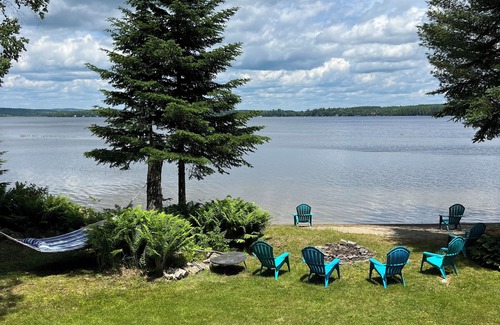 Madison House | Lake Front House ~ Fire pit ~ Canoes/Kayaks ~ Large Deck ~Grill - Secluded Beach