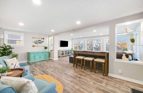 Portage Lakes House | Lake Front|Kayaks|Huge Game Room|Sleeps 8