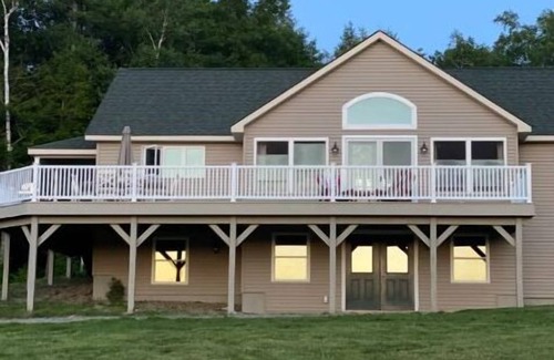 Vienna House | Lake Front Life! Private Dock for 16+, HotTub, Boating, 6 Kayaks & Theatre Room