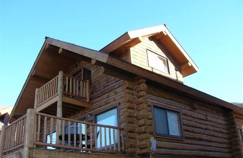 West Yellowstone Cabin | Lake Front Log Cabin with Boat Slip