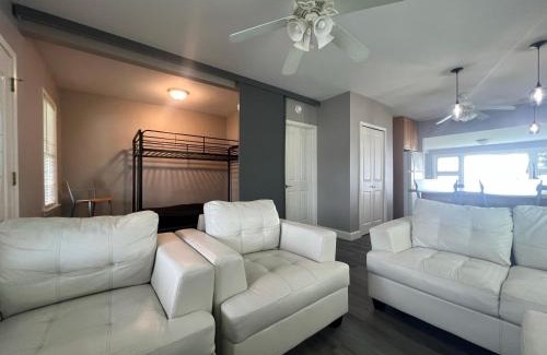 Anchorville Apartment | Lake Front Lower Unit