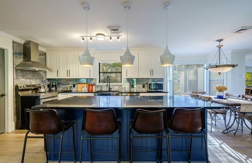 Gainesville House | Lake Front Mountain View w/6 King beds