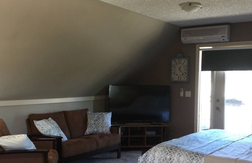 Chestermere House | Lake Front Private Loft