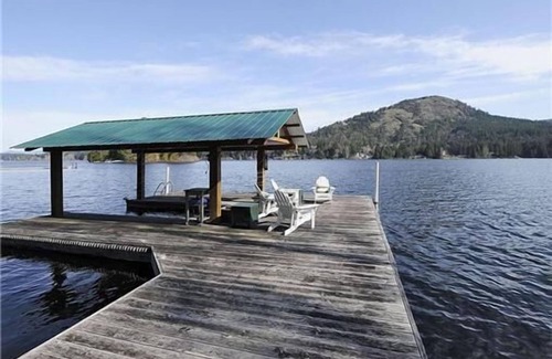 Shawnigan Lake Cottage | Lake Front Relaxation