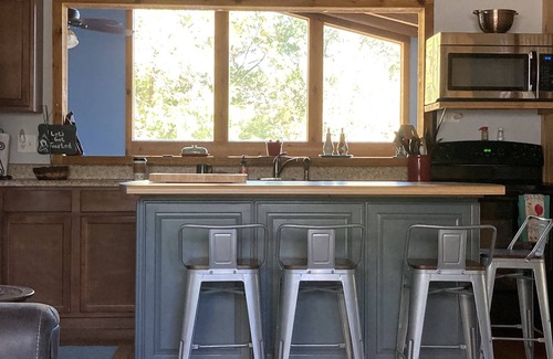 Vassar House | Lake Front Relaxation at Pomona Lake Cabin One Hour from Kansas City and Topeka