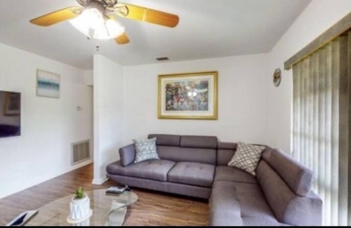 Hernando House | Lake front, sleeps 10, outside Jacuzzi, bike trail! 2 kayaks available!