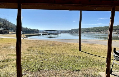 Graham Cabin | Lake front weekend cabin #8