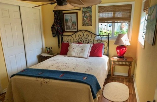 Broaddus House | Lake Frontage, boat ramp 5 minutes at Whippoorwill Cove from The Villa