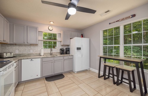 Macon House | Lake Gaston Lyons creek 3 bedroom plus bunkbed loft 2 bathroom sleeps 10-12