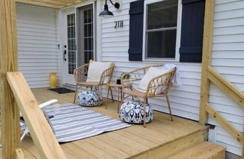 Coventry Lake Cottage | Lake Getaway at Coventry Lake! close to Uconn