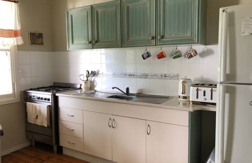 Glenlyon Cottage | Lake Glenlyon Cottage on Working Farm