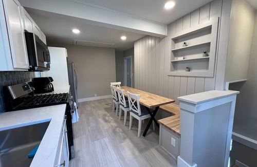 Norton Shores House | Lake Harbor Haven.a charming 3BR house with AC, WiFi across from Maranatha.