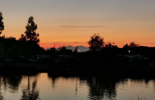 Grantham House | LAKE HAVEN, family friendly, with a garden in Marston, Lincolnshire