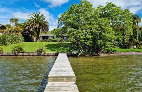 Hamurana House | Lake Haven - on the lakefront