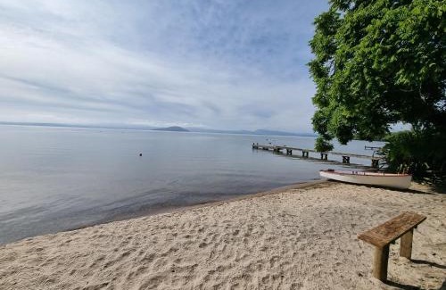 Hamurana House | Lake Haven - on the lakefront
