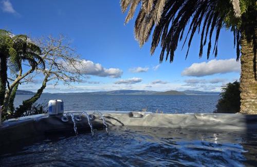 Hamurana House | Lake Haven - on the lakefront