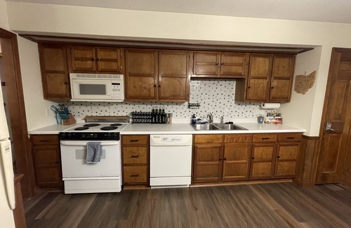 Lakeview House | Lake Home Getaway ~ Pets Welcome!