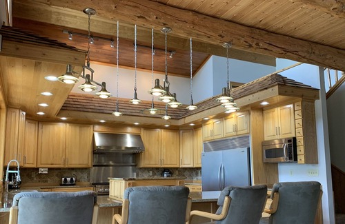 Marcell Cabin | LAKE HOME! *Movie Theater!*Ping Pong*Game Tables*Foosball/3 Decks/Bar & More!