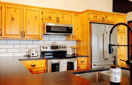 Breezy Point Cabin | LAKE HOME ON PELICAN! Just a short walk away from food, live music, & golf!