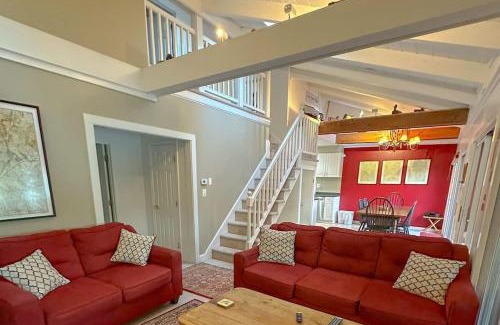 The Bays House | Lake Home with Private Beach and Hot Tub