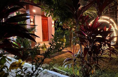 Chirayinkil House | Lake Homes